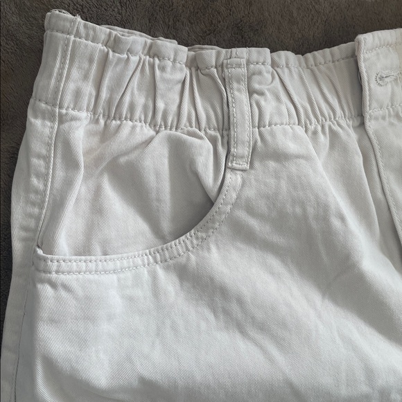 H&M Women's Tan Cargo Shorts - Picture 9 of 10